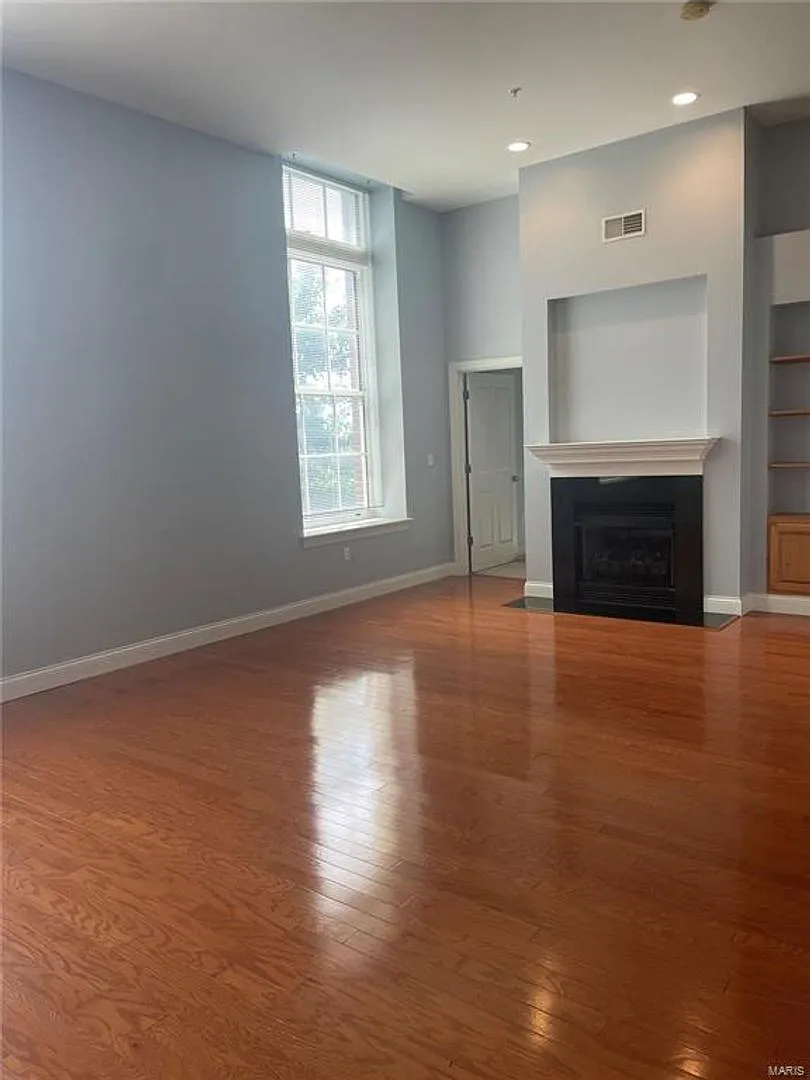 1515 Lafayette Avenue #303 | Saint Louis 63104 — Photo 3