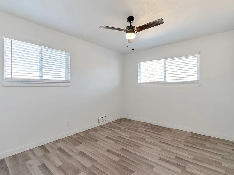 2638-2642 S 800 E — Photo 24