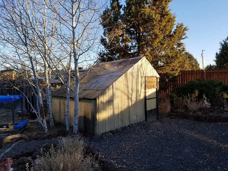 67070 Central St — Photo 25