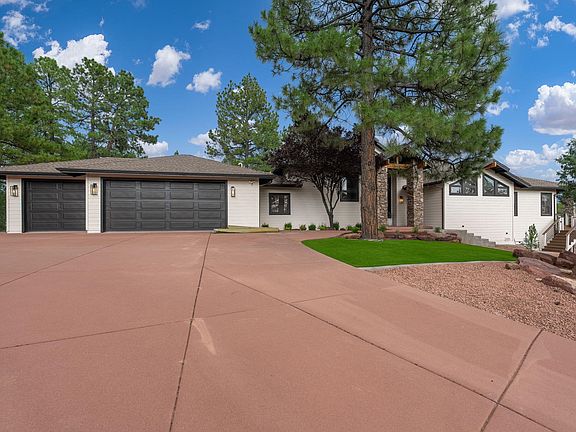 2nd image of 810 N Chaparral Pines Dr