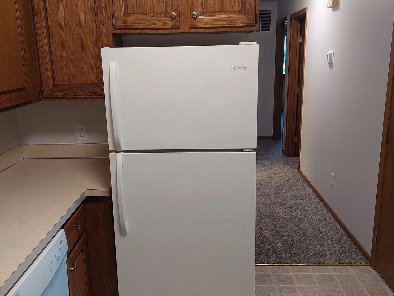 2 bed, 1000 sqft, $1,275 — Photo 4
