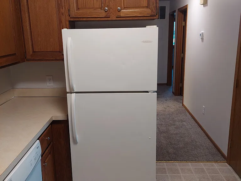 225 Heather Ln #4 — Photo 4