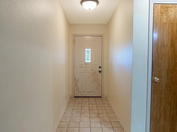 5th image of 203 Robinwood Dr