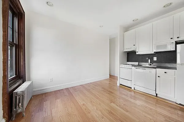 Rented by Compass | media 45