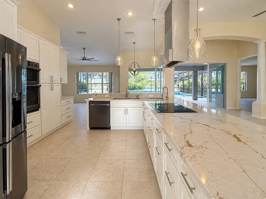 4 bed, 3.5 bath, 2631 sqft, $4,200 — Photo 3