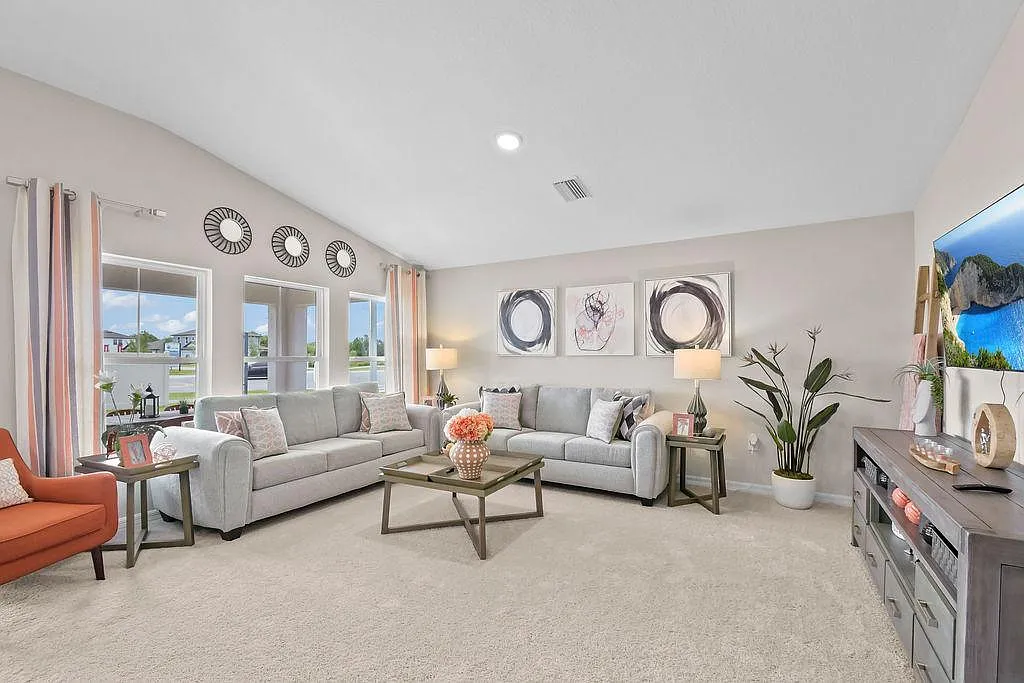 4 bed, 1850 sqft, $2,100 — Photo 3