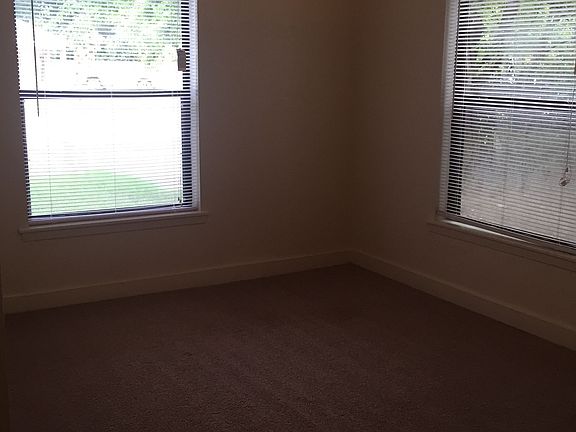 4th image of 102 W Center St