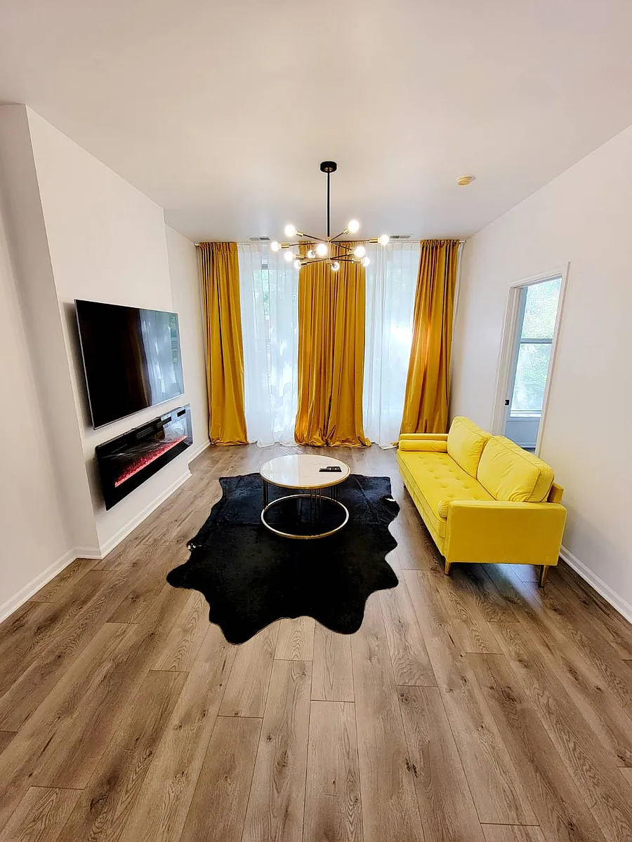 Building Photo - 837 N Winchester Ave #2