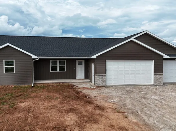 2000 Red Fox Ln, Kaukauna, WI 54130