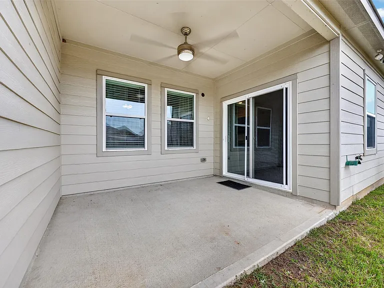 1024 Banyon Tree Ln — Photo 34