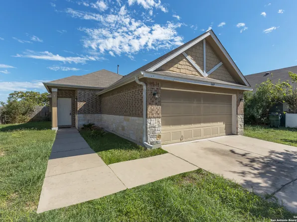 1469 Twin Cv, Kyle, TX 78640