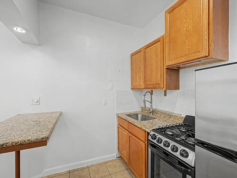 90 Stanton St #5D — Photo 2