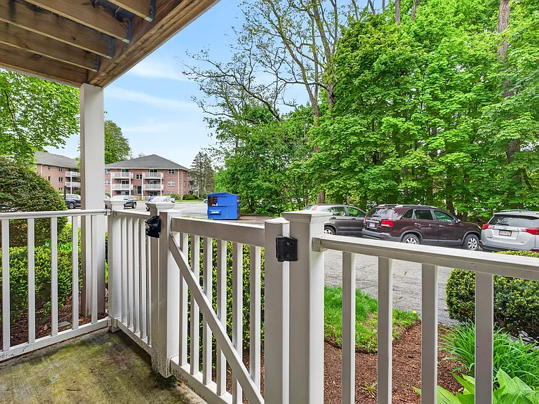 7 Karen Cir #2A — Photo 3