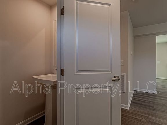 5th image of 3002 Oaksmere Dr