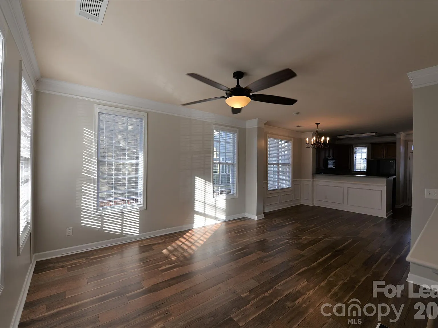2 bed, 2.5 bath, 1178 sqft, $1,900 — Photo 4