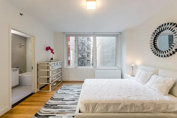 Rented by Bond New York | media 7