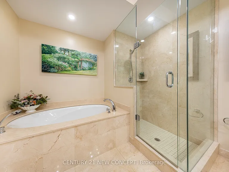 7071 Bayview Ave #204 — Photo 24