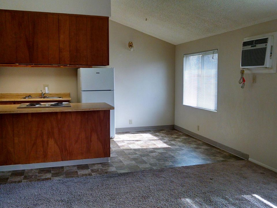 2nd image of 1519 Locust St