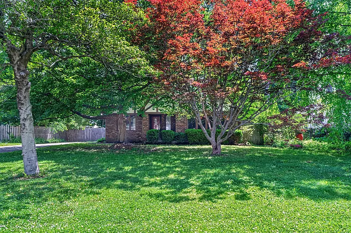 4631 Graceland Ave — Photo 3
