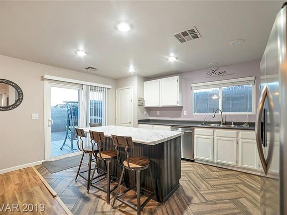 5th image of 9544 Crown Pines Ct