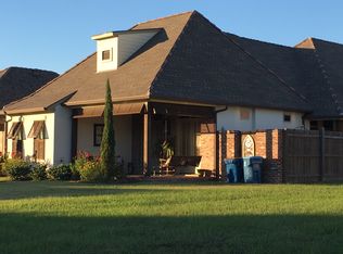 326 Dunvegan Ct, Lafayette, LA 70503