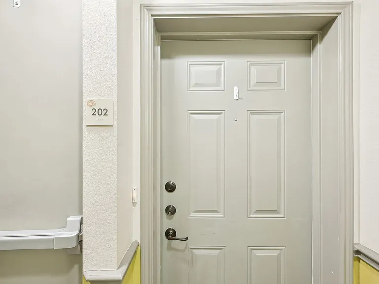 2101 Church Street — Photo 104