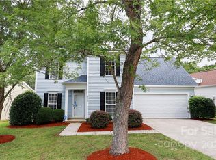 8721 Treyburn Dr, Charlotte, NC 28216