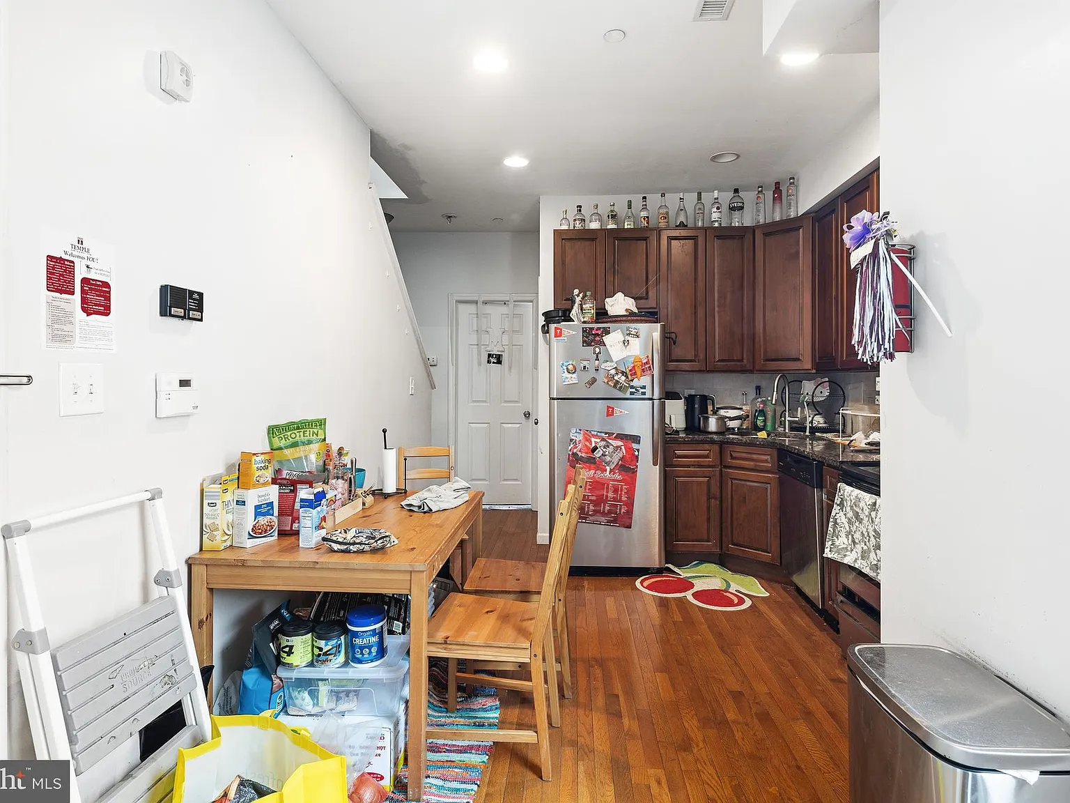 4 bed, 2.0 bath, 2157 sqft, $2,000 — Photo 3
