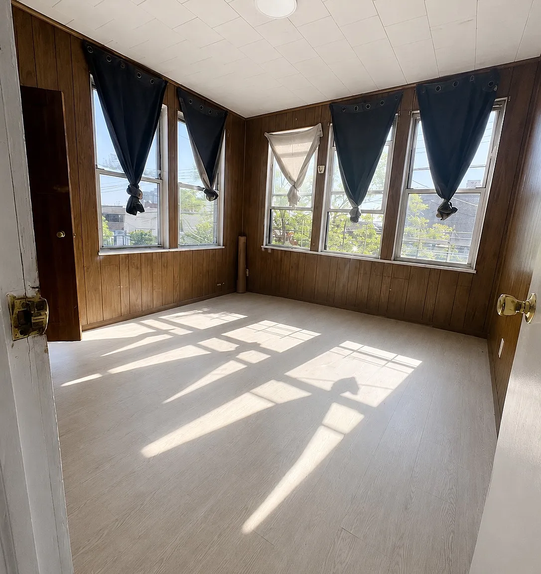 5 bed, $4,000 — Photo 2