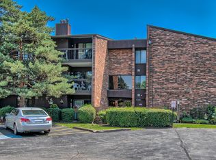 14533 Walden Ct APT M2, Oak Forest, IL 60452