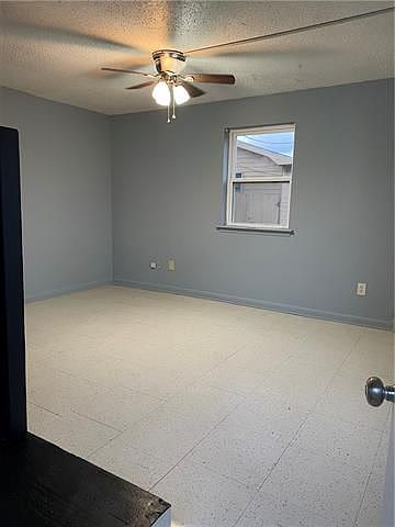 2nd image of 2701 Richland St #C