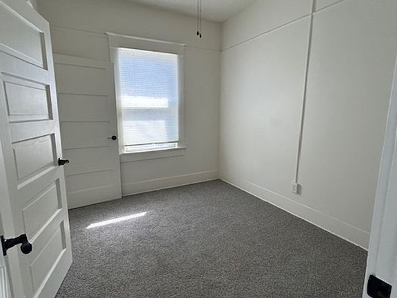 4th image of 2066 Columbia St #4