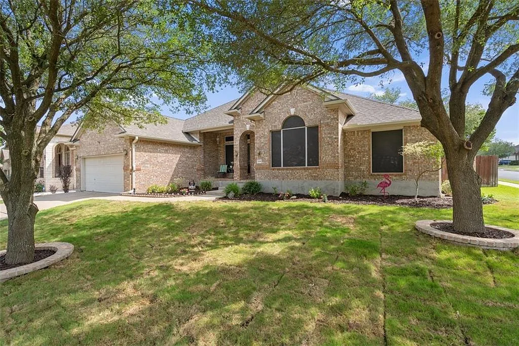 5 bed, 3.5 bath, 2796 sqft, $2,950 — Photo 3