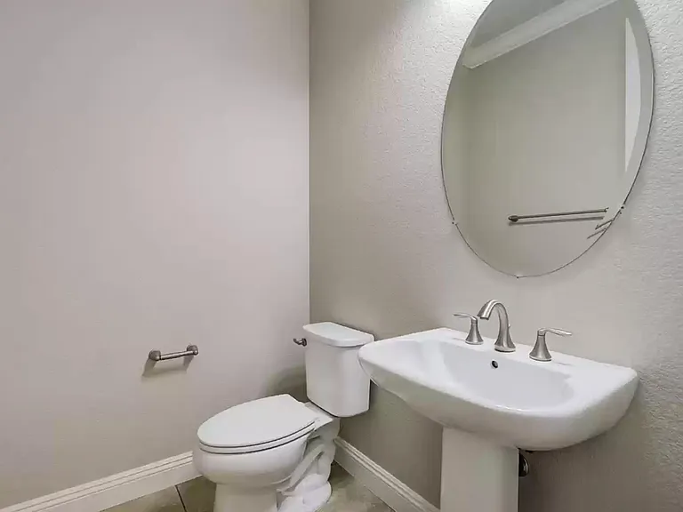 573 Addison Ct — Photo 9