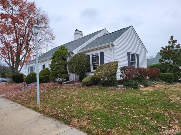 199 Mayflower Way #A, Monroe Township, NJ 08831