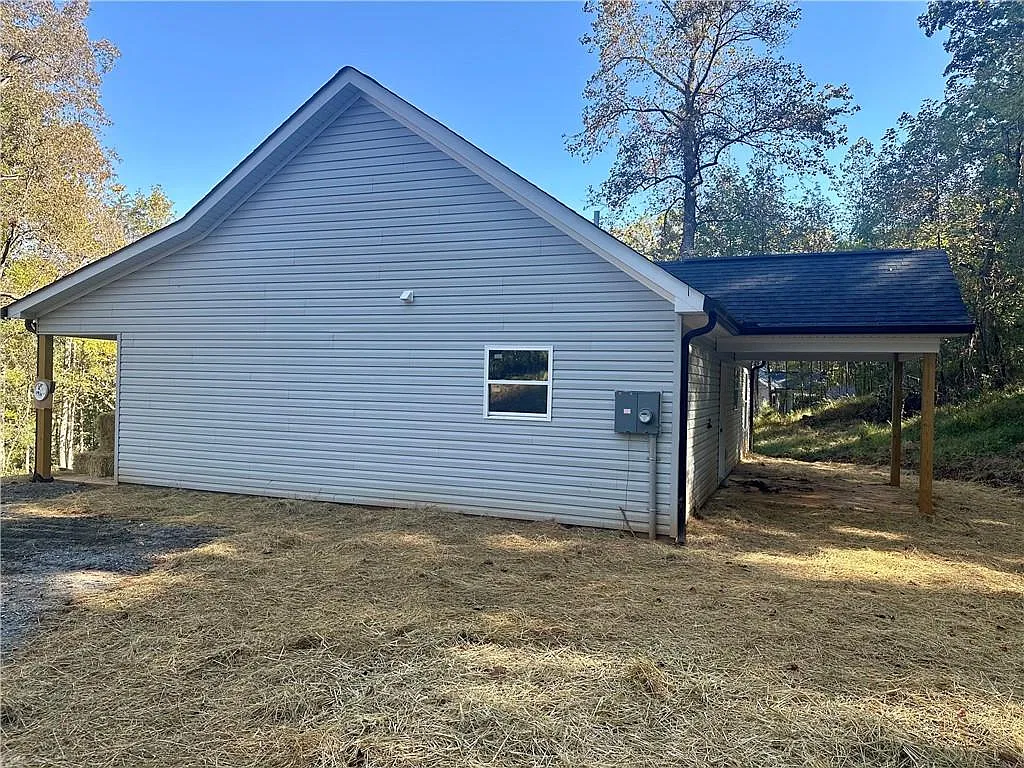 3 bed, 2.0 bath, $2,075 — Photo 2