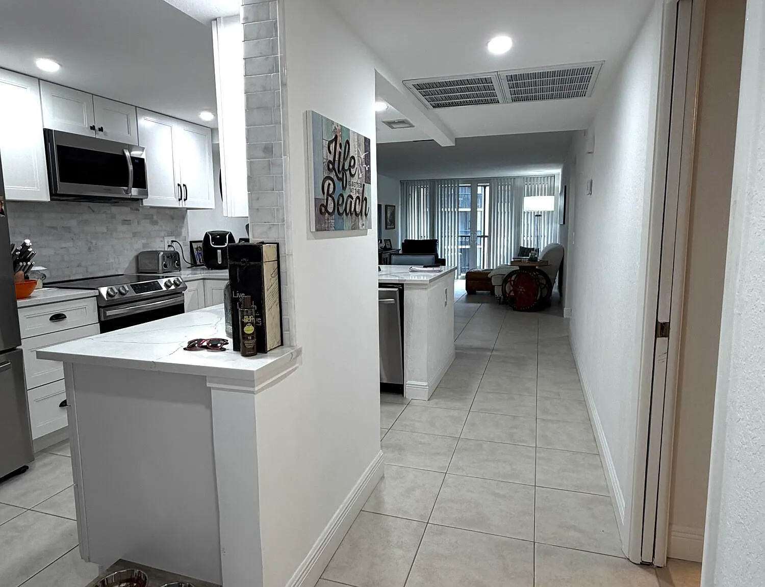 2 bed, 2.0 bath, 1130 sqft, $3,000 — Photo 2