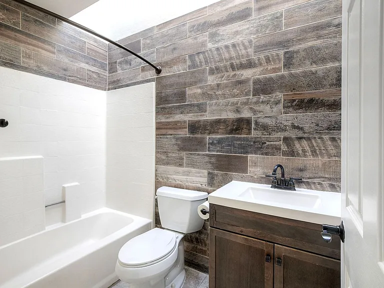 6904 Carnation Dr — Photo 19