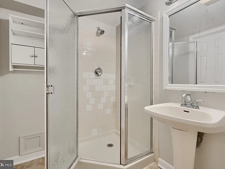 733 Reedy Cir — Photo 26