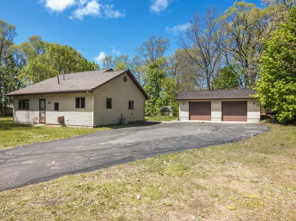 817 Hannah Ave, Traverse City, MI 49686