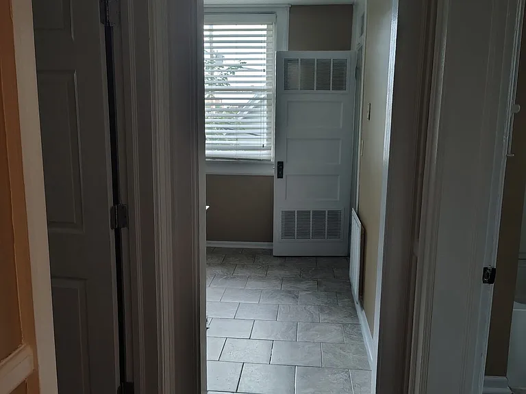 542 S 26th Ave — Photo 6