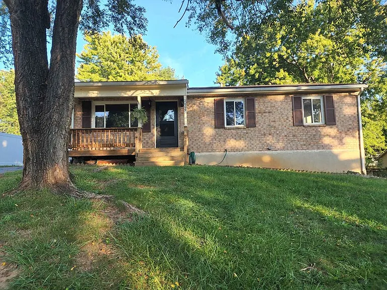 2809 Creekwood Dr — Photo 2
