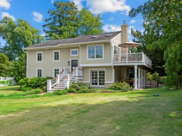 121 Lake View Dr, Annapolis, MD 21403