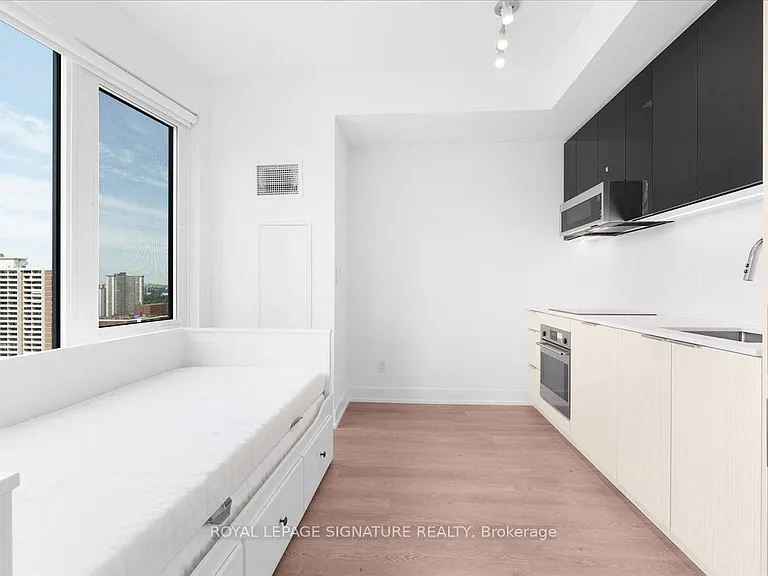308 Jarvis St #2710 — Photo 8