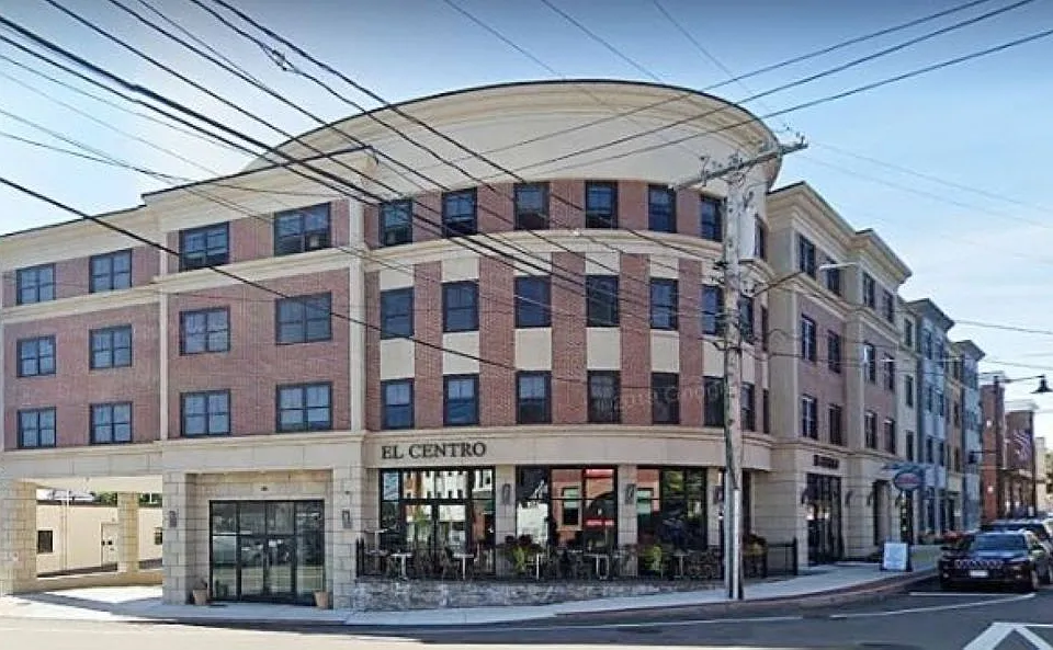 32 Harris St #215