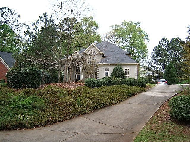 1st image of 160 Willow Brook Dr
