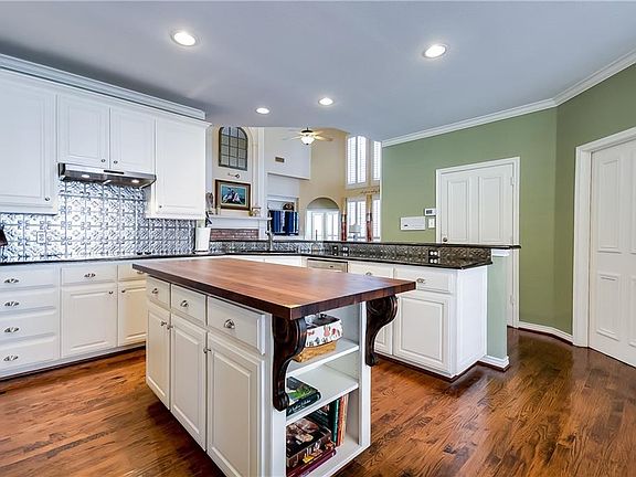 3rd image of 2152 Argyle Dr