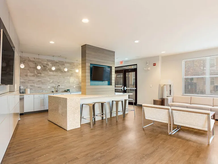 Heritage at Oakley Square — Photo 11