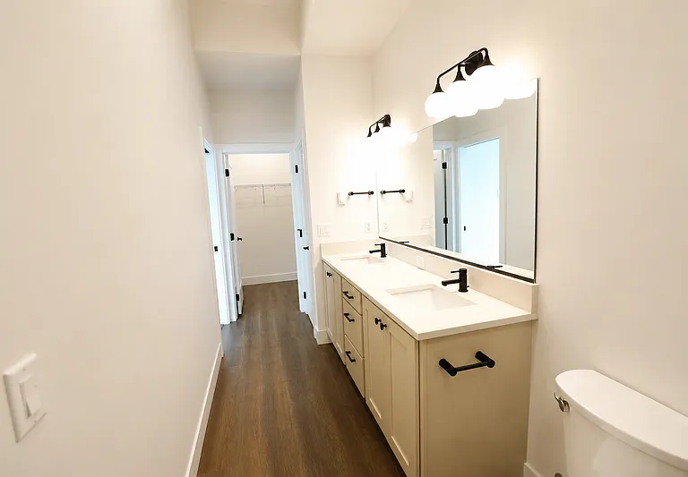 21806 E Indiana Ave #202 — Photo 26