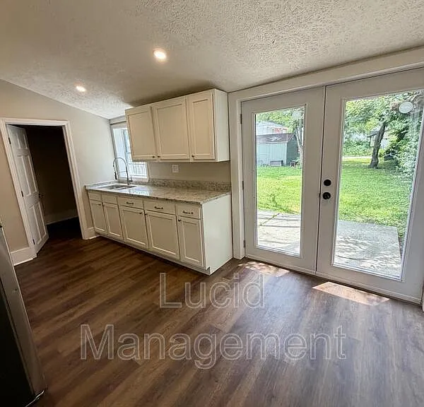 1808 Culbertson Ave — Photo 2